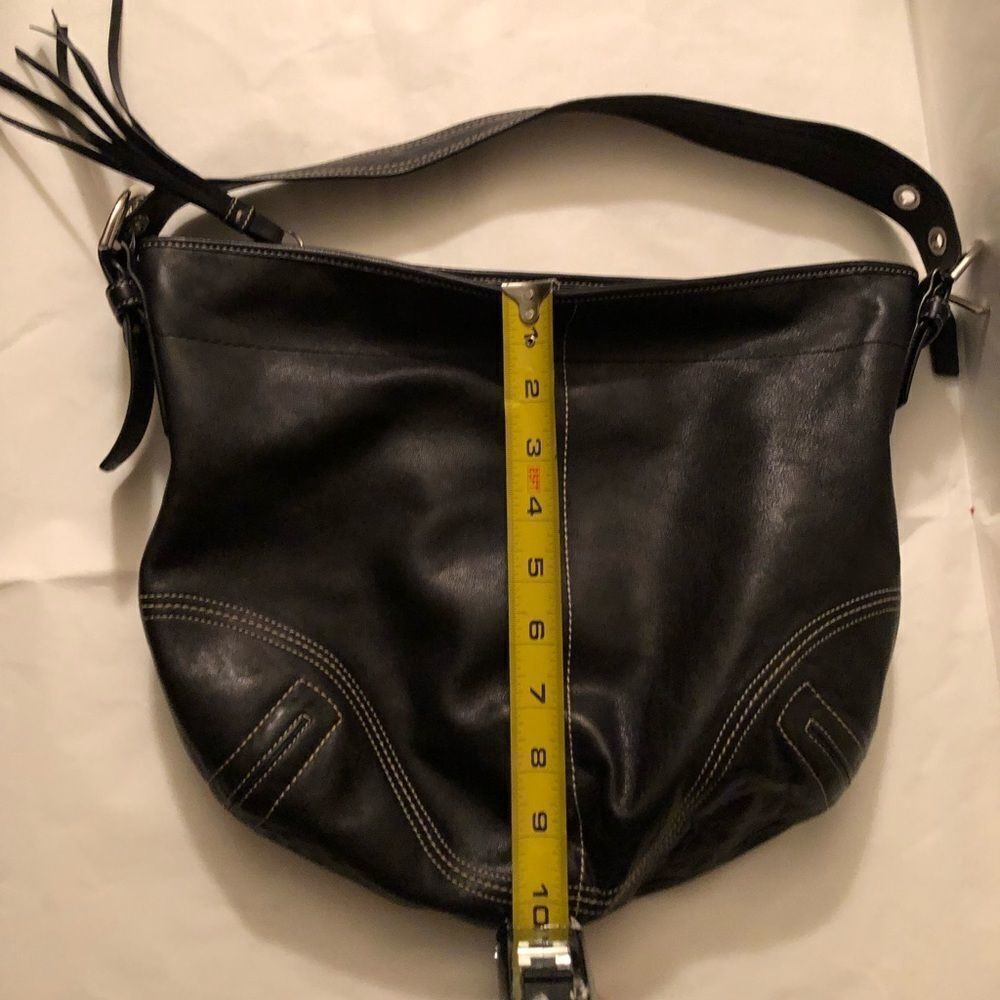 Coach Vintage SoHo Black Leather Hobo Shoulder Bag with Tassel EUC - Picture 3 of 6
